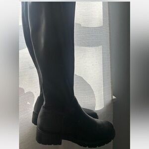 Black Women's Knee-High Boots